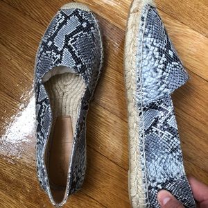 JSlides Snakeskin espadrilles!